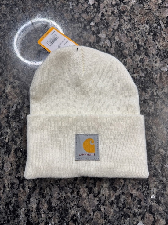 Carhartt Accessories - Carhartt Off-White Knit Cuffed Beanie with Logo Patch